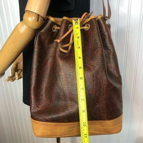 W ETRO Milano Red Paisley Drawstring Bucket Shoulder Bag Internal Zipper Pocket - Picture 9 of 17